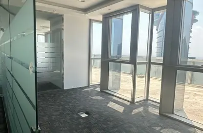 Apartment - 5 Bedrooms - 1 Bathroom for rent in Palm Tower B - Palm Towers - West Bay - Doha