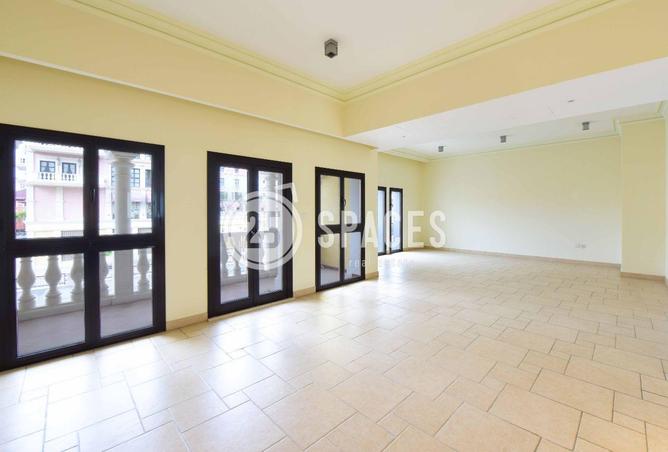 952107 - Property Image 2