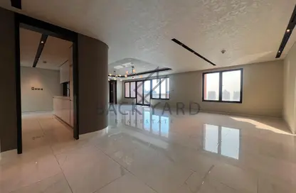 شقة - 2 غرف نوم - 3 حمامات للايجار في طريق بورتو الشرقي - بورتو أرابيا - جزيرة اللؤلؤة - الدوحة