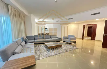 Apartment - 2 Bedrooms - 3 Bathrooms for rent in West Bay Tower - West Bay - West Bay - Doha