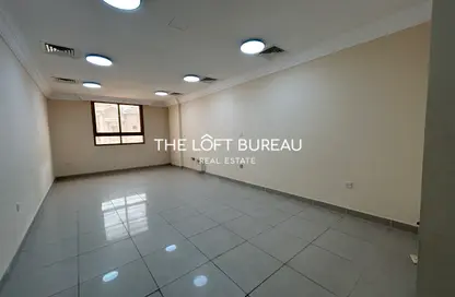 Apartment - 3 Bedrooms - 2 Bathrooms for rent in Fereej Bin Mahmoud South - Fereej Bin Mahmoud - Doha