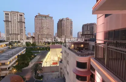 Apartment - 2 Bedrooms - 4 Bathrooms for rent in Abraj Bay - Abraj Quartiers - The Pearl Island - Doha