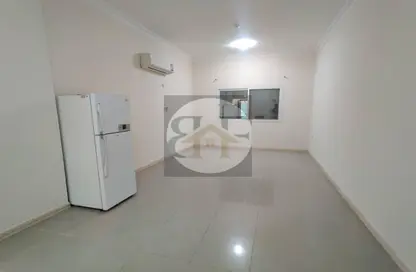 Apartment - 2 Bedrooms - 2 Bathrooms for rent in Al Mansoura - Al Mansoura - Doha