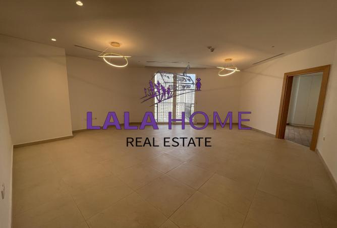 956909 - Property Image 2