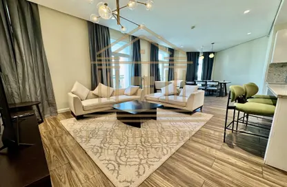 شقة - 2 غرف نوم - 4 حمامات للايجار في حدائق فلورستا - حدائق فلورستا - جزيرة اللؤلؤة - الدوحة