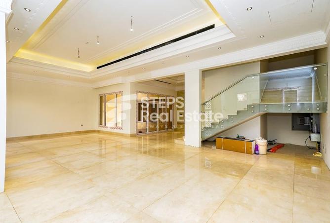 969361 - Property Image 2