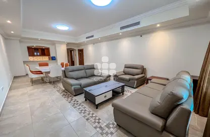 صورة لـ غرفة المعيشة / غرفة الطعام شقة - غرفة نوم - 2 حمامات للايجار في برج 10 - بورتو أرابيا - جزيرة اللؤلؤة - الدوحة ، صورة رقم 1