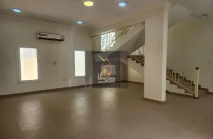 مجمع سكني - 4 غرف نوم - 4 حمامات للايجار في طريق سلوى - العزيزية - الدوحة