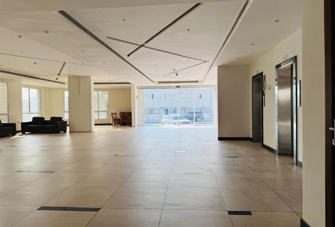 983477 - Property Image 2