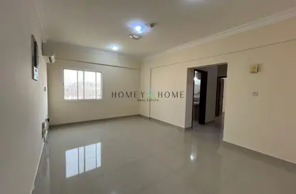 Apartment - 2 Bedrooms - 2 Bathrooms for rent in Bin Omran - Fereej Bin Omran - Doha