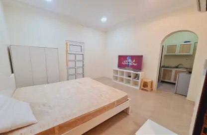 Apartment - Studio - 1 Bathroom for rent in Al Duhail North - Al Duhail - Doha
