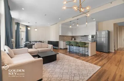 Apartment - 2 Bedrooms - 3 Bathrooms for rent in Floresta Gardens - Floresta Gardens - The Pearl Island - Doha