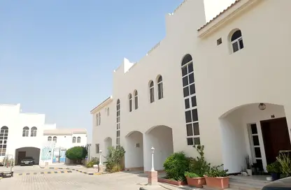 فيلا - 3 غرف نوم - 3 حمامات للايجار في فلل بلال - طريق سلوى - الدوحة