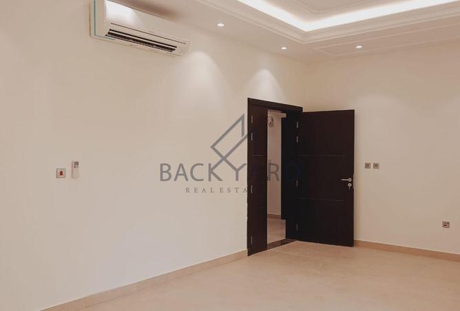 962787 - Property Image 2