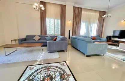 Duplex - 3 Bedrooms - 3 Bathrooms for rent in West Bay Tower - West Bay - West Bay - Doha
