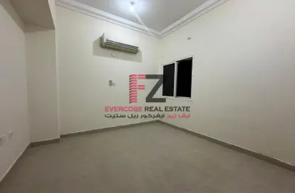 Empty Room image for: Apartment - 3 Bedrooms - 3 Bathrooms for rent in Anas Street - Fereej Bin Mahmoud North - Fereej Bin Mahmoud - Doha, Image 1