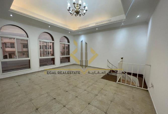 944118 - Property Image 2