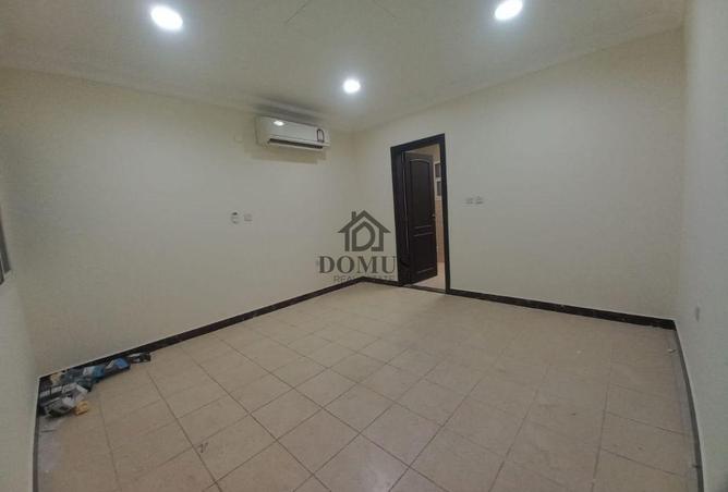 990873 - Property Image 2