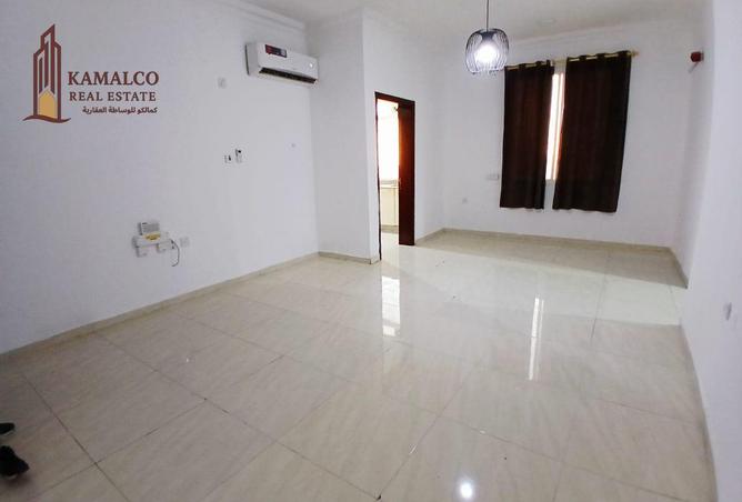 957929 - Property Image 2