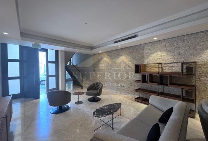 945749 - Property Image 3