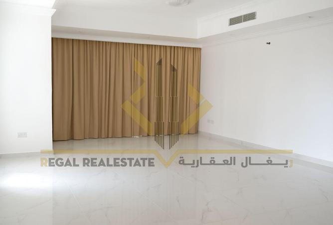 968789 - Property Image 2