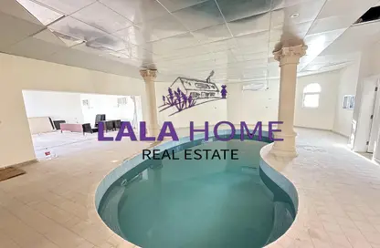 فيلا - 6 غرف نوم - 8 حمامات للايجار في فيلات وست باي - الخليج الجنوبي - الخليج الغربي - الدوحة