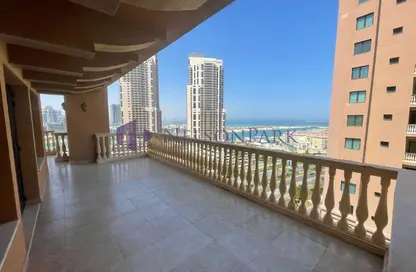 Apartment - 3 Bedrooms - 4 Bathrooms for rent in Tower 8 - Porto Arabia - The Pearl Island - Doha