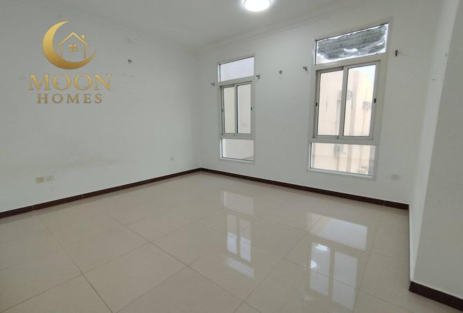 976675 - Property Image 2