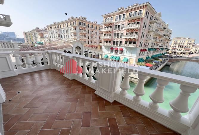 Apartment - 2 Bedrooms - 2 Bathrooms for rent in Qanat Quartier - The Pearl Island - Doha