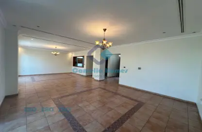 Empty Room image for: Compound - 3 Bedrooms - 3 Bathrooms for rent in Al Nasr Street - Al Nasr - Doha, Image 1