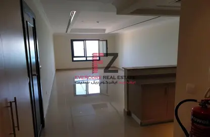 Kitchen image for: Apartment - 1 Bathroom for rent in Tower 28 - Porto Arabia - The Pearl Island - Doha, Image 1
