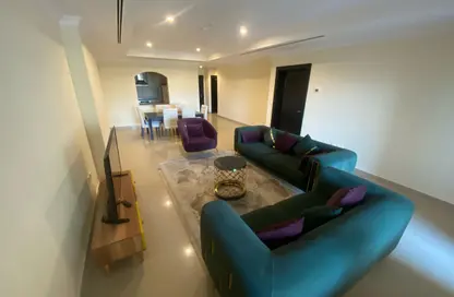 Apartment - 1 Bedroom - 2 Bathrooms for rent in West Porto Drive - Porto Arabia - The Pearl Island - Doha