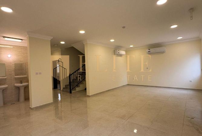 1004990 - Property Image 3