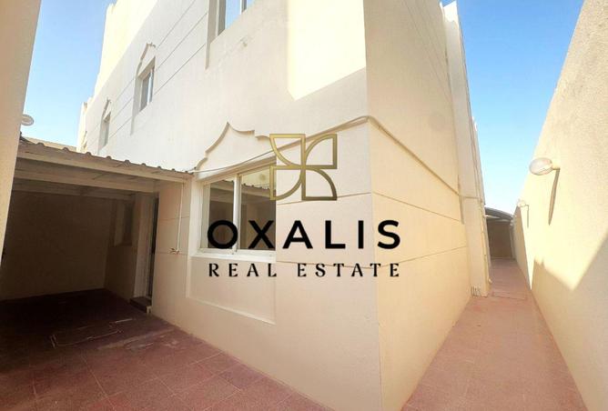 965585 - Property Image 2