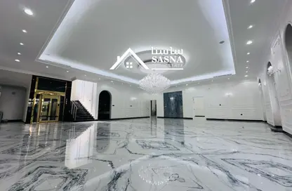 فيلا - 8 غرف نوم - 8 حمامات للبيع في شارع العزيزة - العزيزية - الدوحة