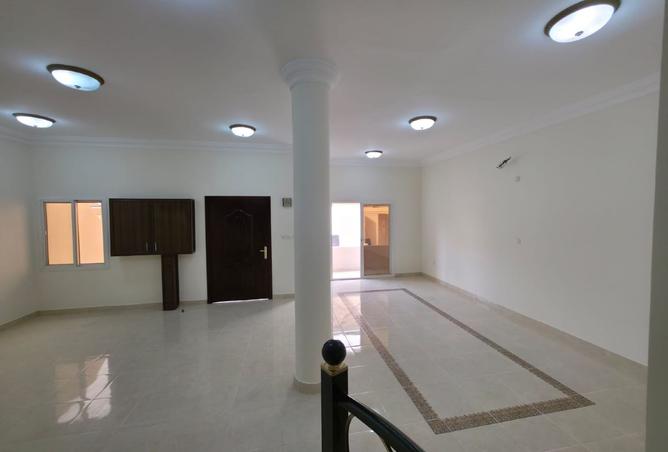 993215 - Property Image 2