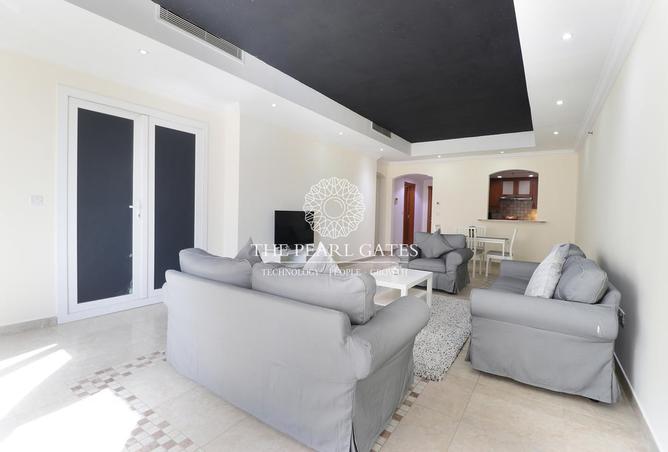882438 - Property Image 3