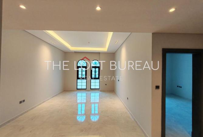 949400 - Property Image 3