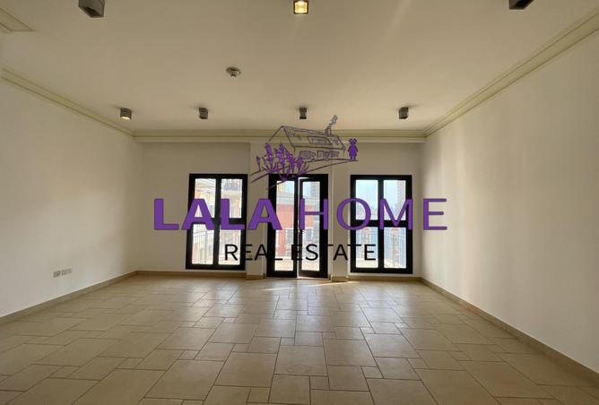 956915 - Property Image 3