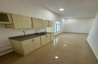Apartment - 1 Bedroom - 1 Bathroom for rent in Umm Al Seneem Street - Ain Khaled - Doha