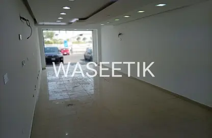 Shop - Studio - 1 Bathroom for rent in Al Rayyan Commercial Plaza - Al Sadd - Doha