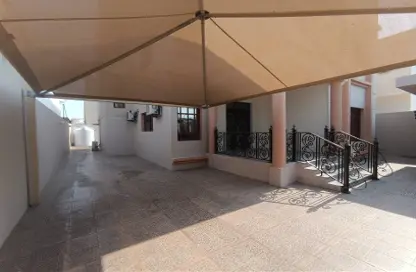 Villa - 5 Bedrooms - 7 Bathrooms for rent in Al Hamraa Street - Al Thumama - Doha