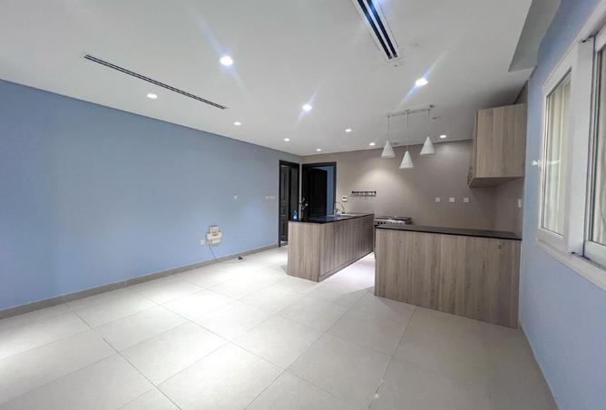 951045 - Property Image 2