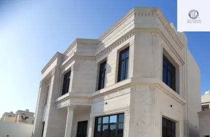 Villa - Studio - 7+ Bathrooms for sale in Izghawa - Izghawa - Doha