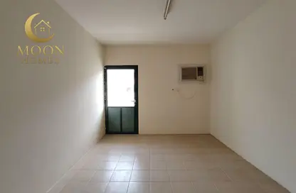 Apartment - 2 Bedrooms - 2 Bathrooms for rent in Al Khayareen Tower - Old Salata - Salata - Doha Apartment - 2 Bedrooms - 2 Bathrooms for rent in Al Khayareen Tower - Old Salata - Salata - Doha