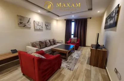 Living Room image for: Apartment - 2 Bedrooms - 2 Bathrooms for rent in Al Sadd - Al Sadd - Doha, Image 1