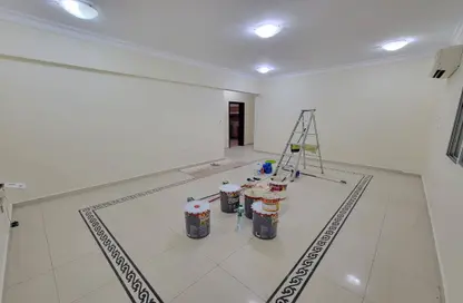 Apartment - 3 Bedrooms - 2 Bathrooms for rent in Anas Street - Fereej Bin Mahmoud North - Fereej Bin Mahmoud - Doha
