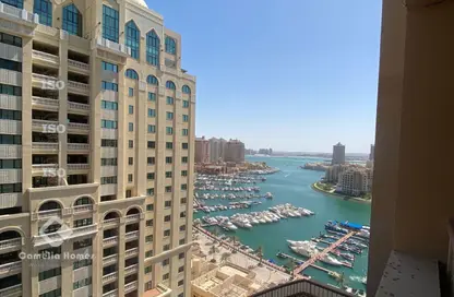 شقة - 2 غرف نوم - 3 حمامات للايجار في طريق بورتو الشرقي - بورتو أرابيا - جزيرة اللؤلؤة - الدوحة