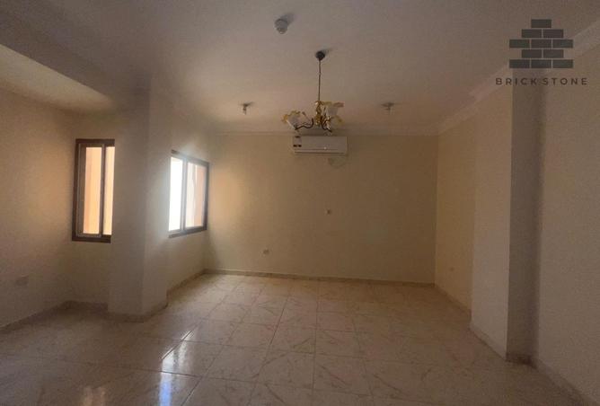 927159 - Property Image 2