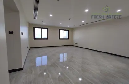 Empty Room image for: Apartment - 2 Bedrooms - 2 Bathrooms for rent in Lusail City - Lusail, Image 1